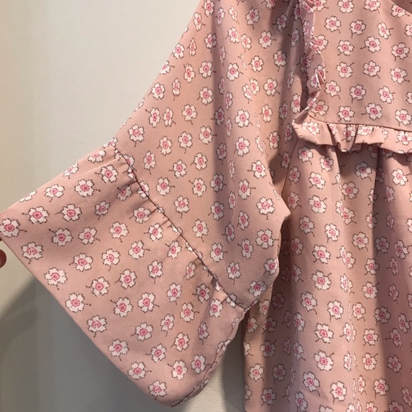 LOFT flower top - Picture 2 of 5